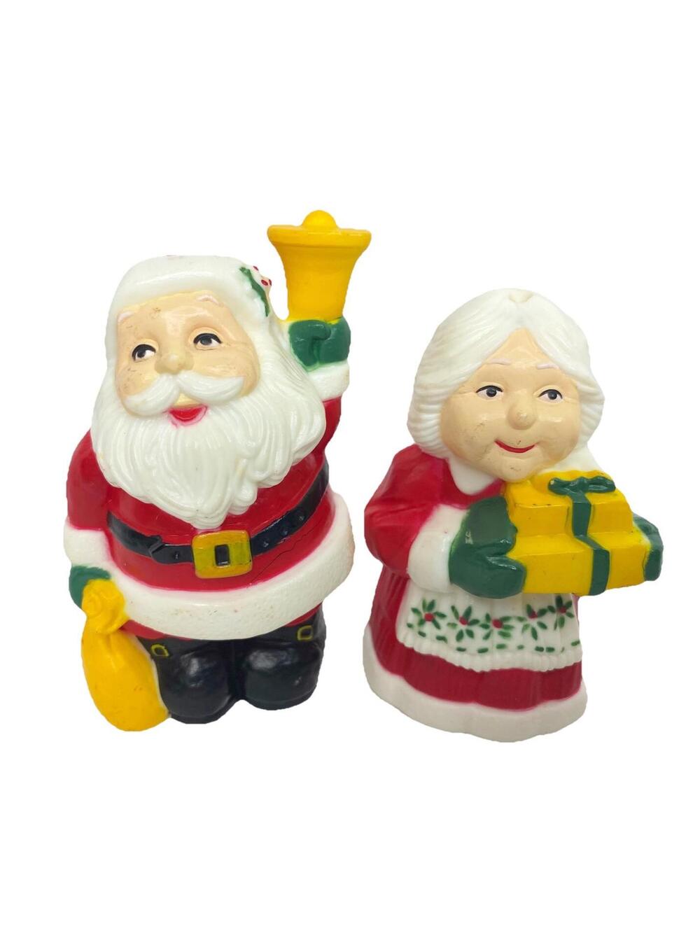 Vintage- 1986 McCrory Corp Mr. and Mrs. Claus Salt and Pepper Shakers